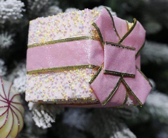 Yılbaşı Süsü Çubuklu Hediye Kutusu Yeşil Pembe 40 cm