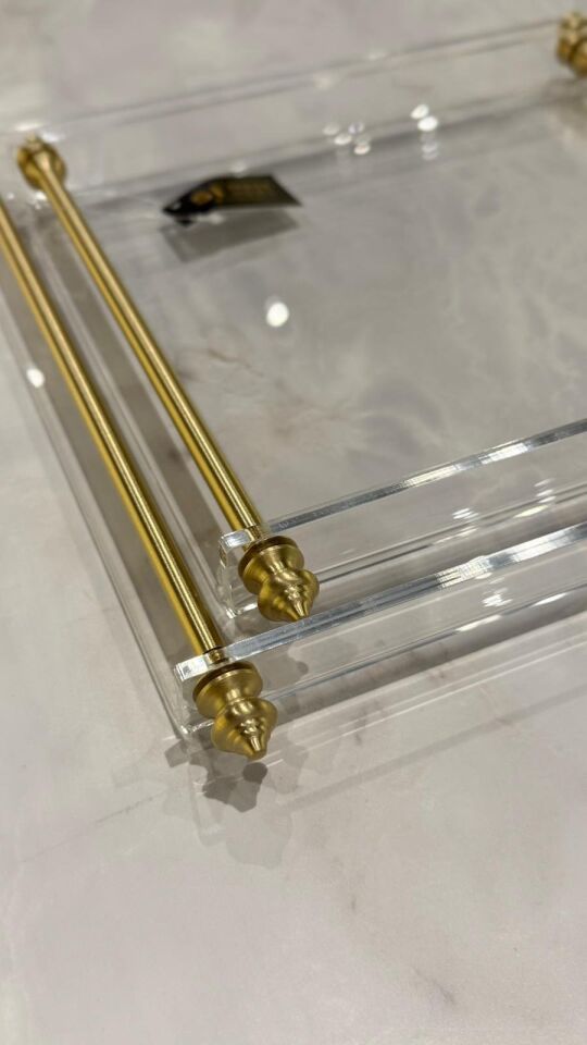 Pirinç Kulplu Pleksi Detay Tepsi Sivri Kulp Gold - 26x21cm