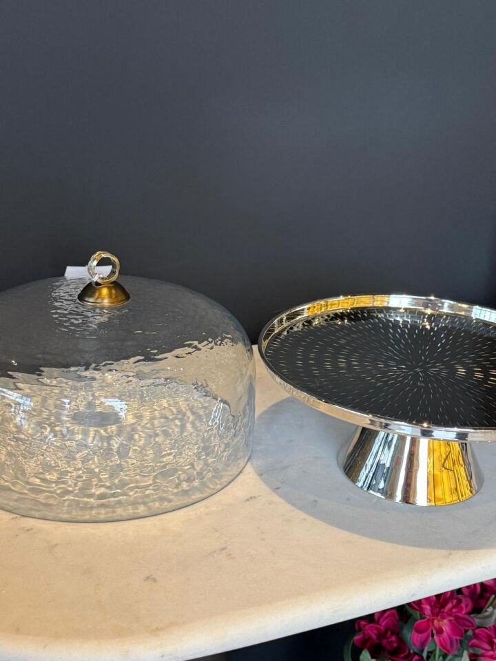 Gümüş Ayaklı Cam Kapaklı Sunumluk 27x26cm