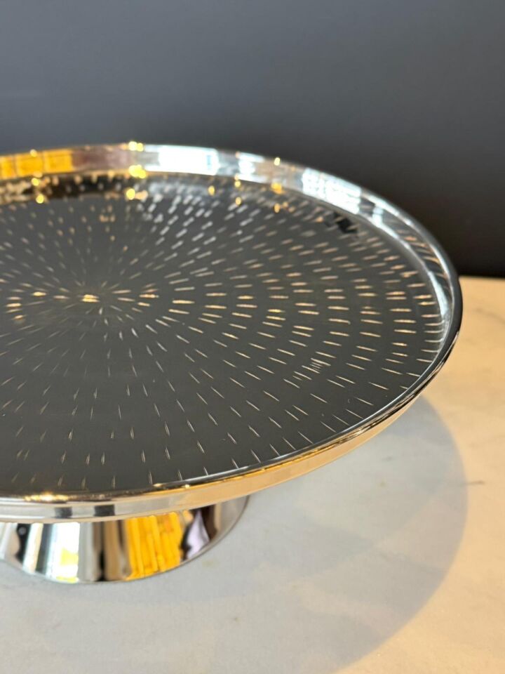 Gümüş Ayaklı Cam Kapaklı Sunumluk 27x26cm