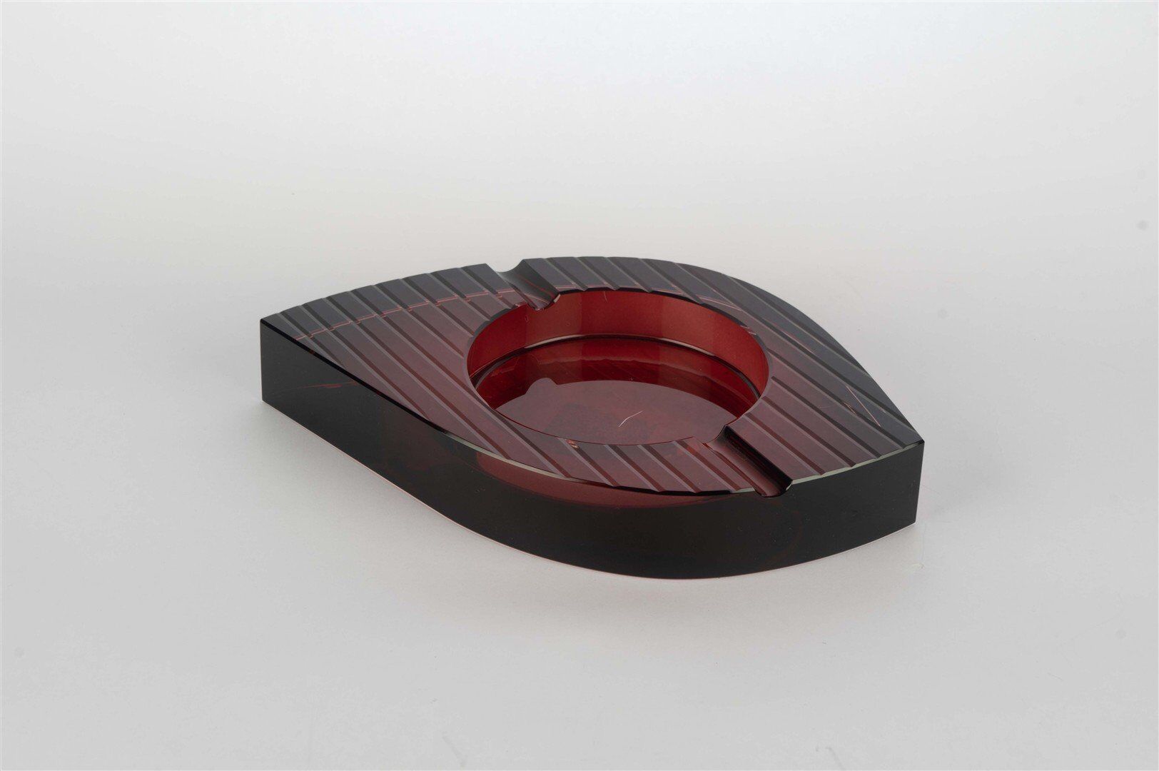 Kristal Kırmızı Küllük 23x15cm