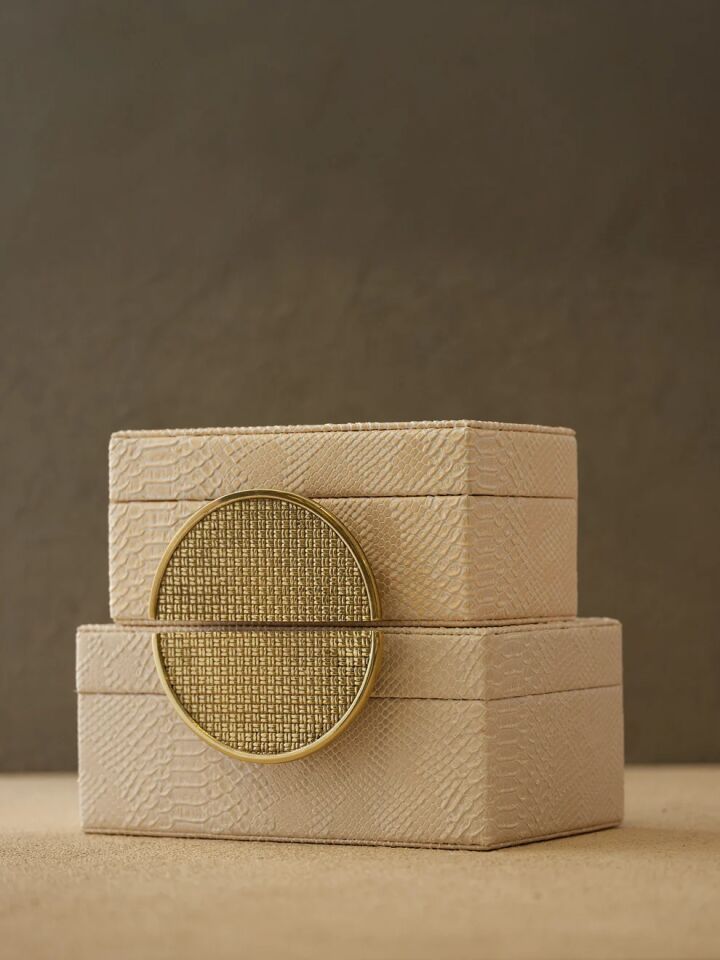 2'li Pirinç Yarım Ay Deri Kutu Bej / Gold
