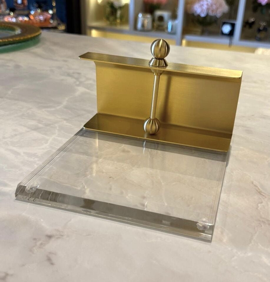 Pirinç Detay Pleksi Peçetelik Gold