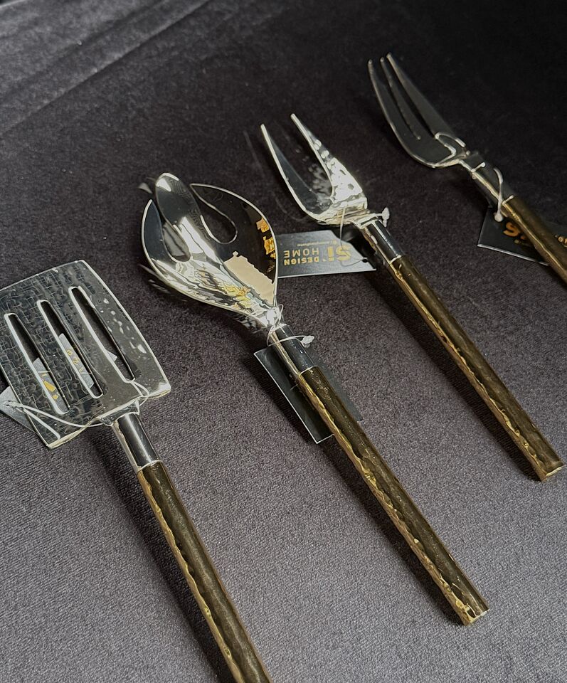 HMRS SÜZGEÇLİ SPATULA